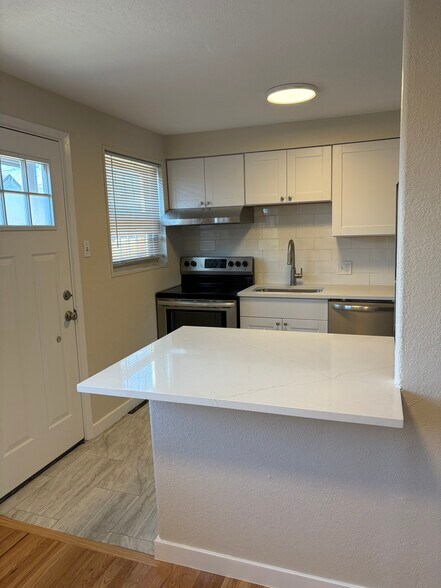 Building Photo - 2721 N Madison St