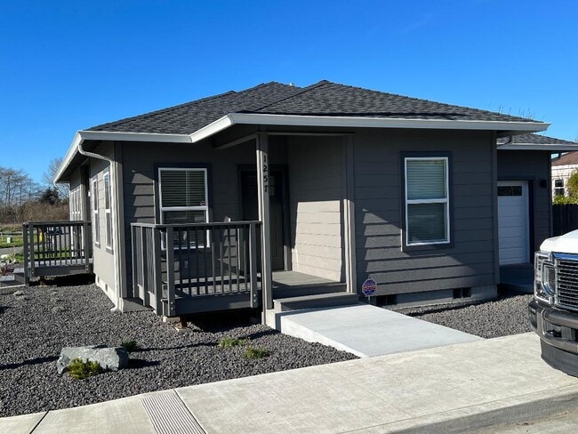 Building Photo - 1257 Q St