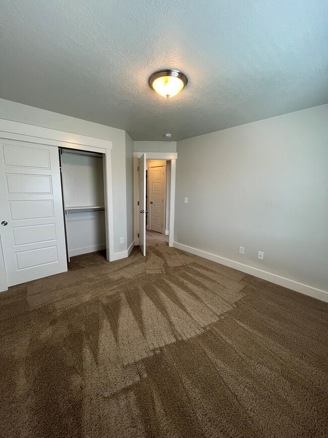Building Photo - 2297 W 670 S