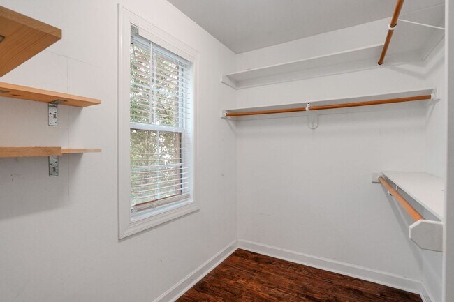 Building Photo - Charming 3BR House in Holly Springs