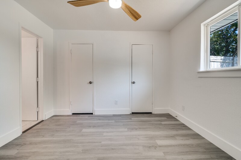 Building Photo - 1622 Hillwood Dr