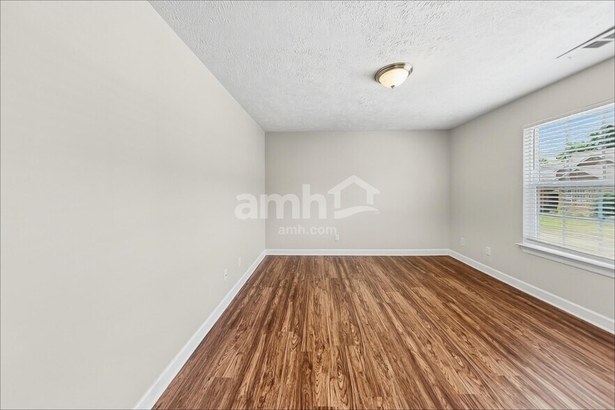 Building Photo - 6947 Calderwood Dr
