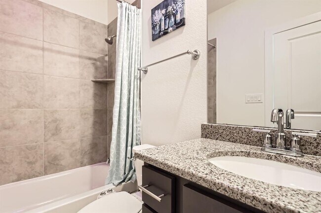 Building Photo - 4912 Risana Bend