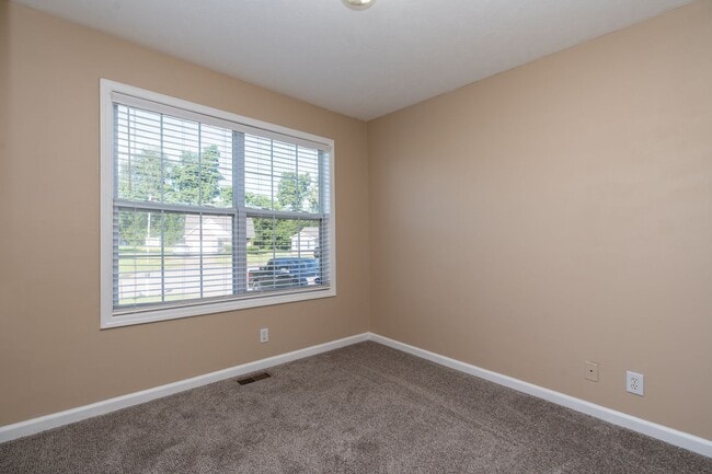 Building Photo - 102 Brandi Ct