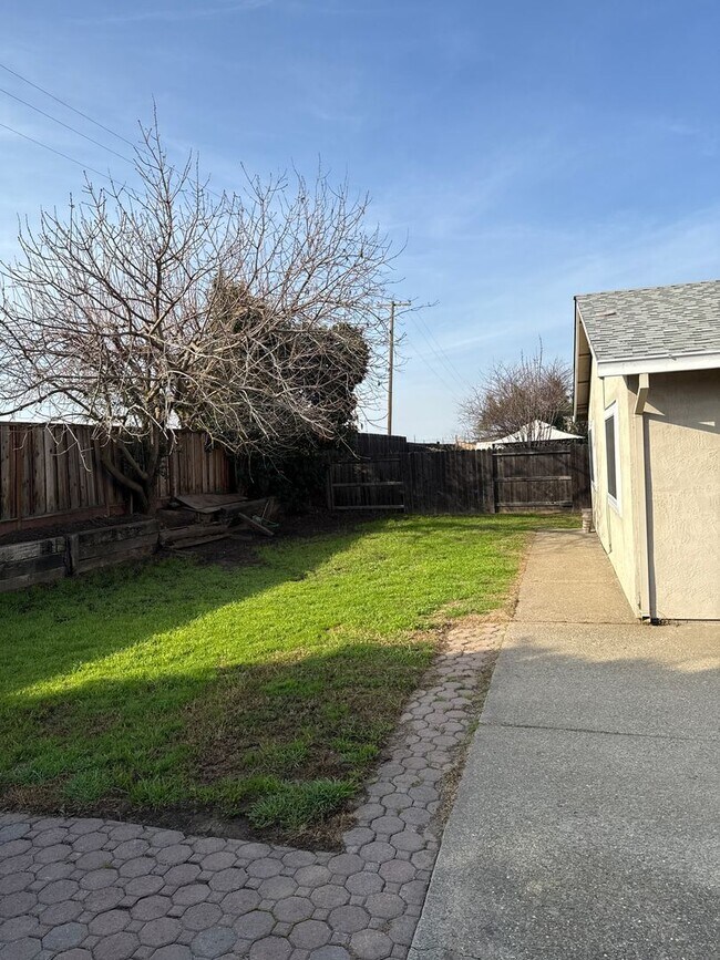 Building Photo - Affordable living