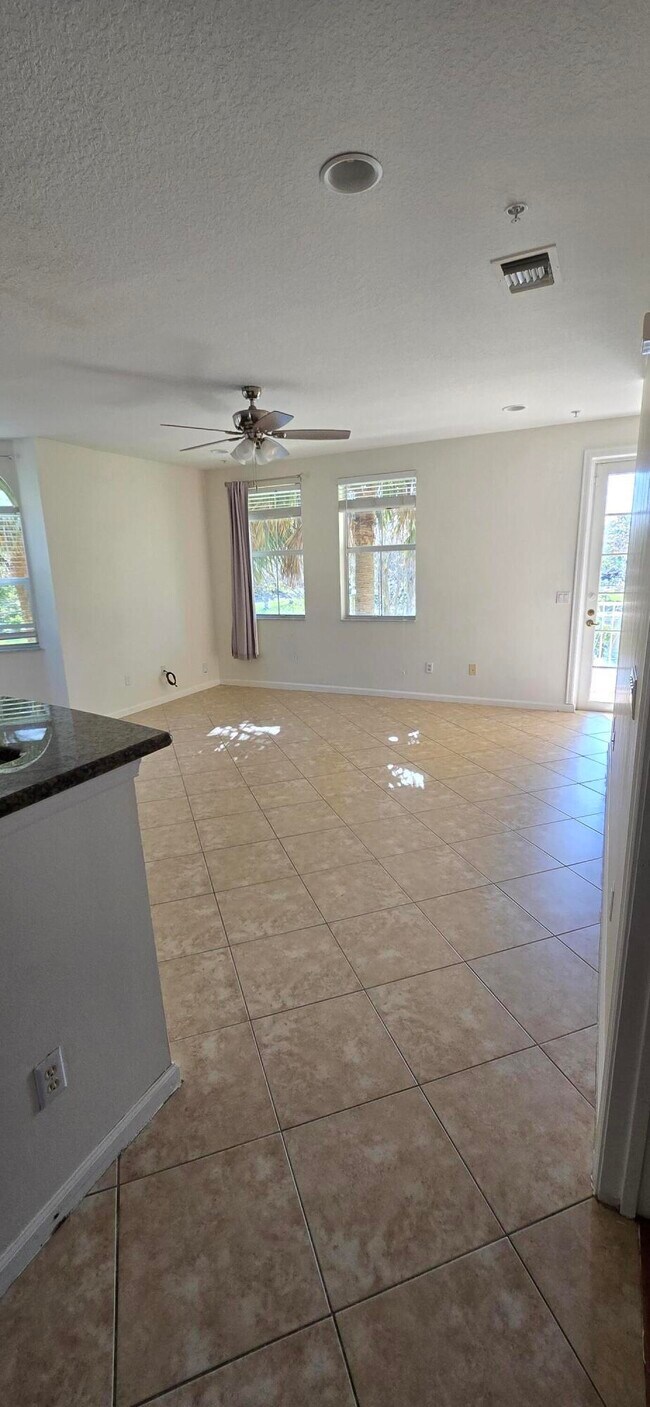 Building Photo - 3919 Passion Flower Rd