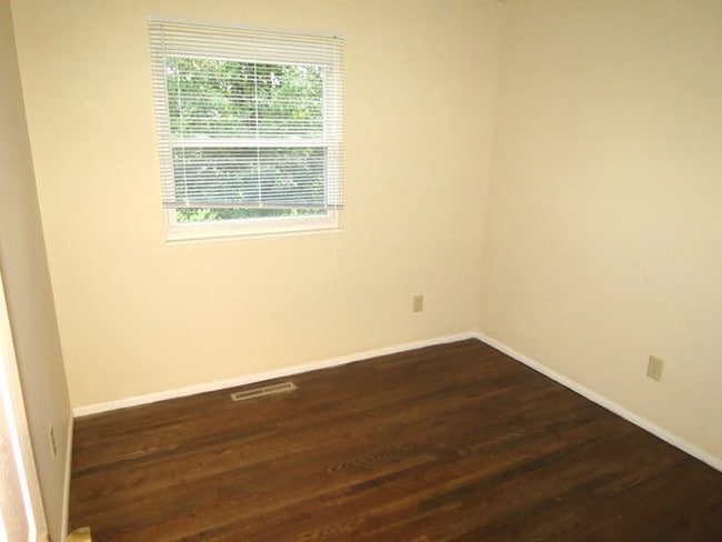 Building Photo - new rental in southern pines