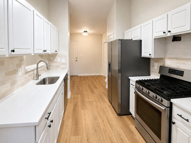 Building Photo - 225 Harvester Dr