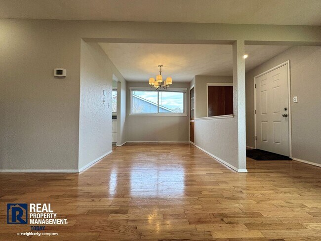 Building Photo - Charming 3 Bedroom Rambler in North Tacoma!