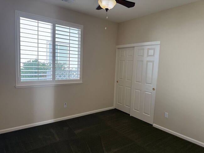 Building Photo - Summerset Living- with a Bonus Room