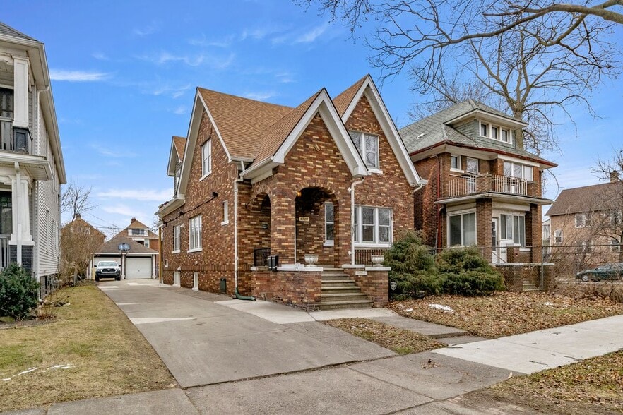 Building Photo - 4707 Larkins St