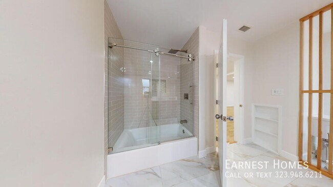 Building Photo - 4735 Nob Hill Dr