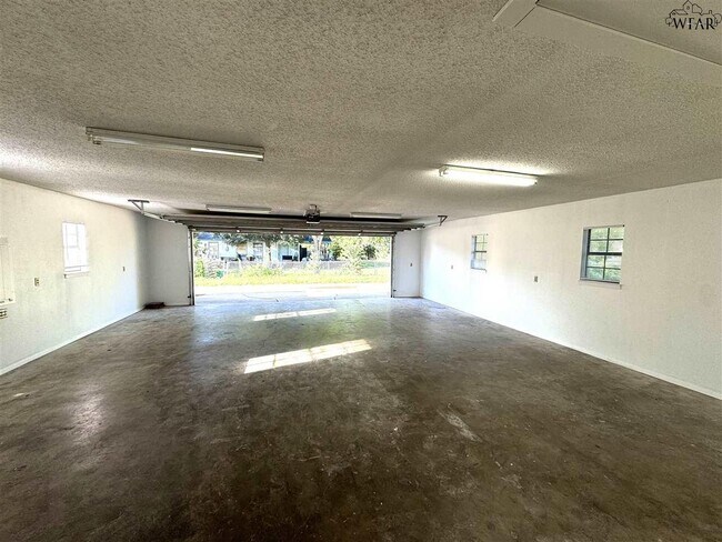 Building Photo - 2953 Stearns Ave