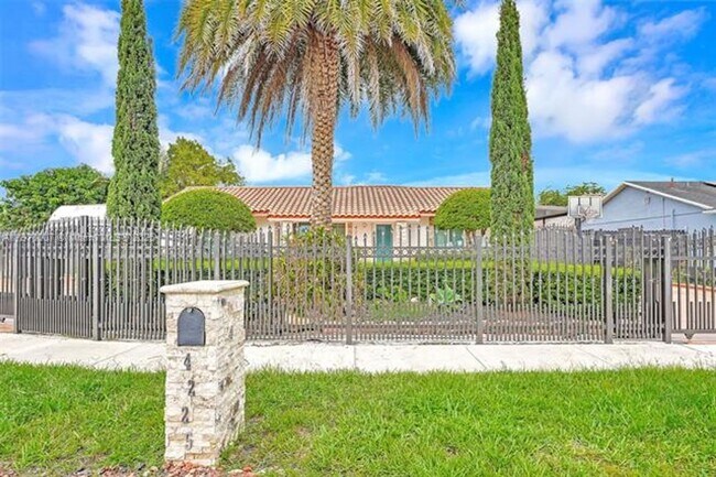Building Photo - 4225 SW 133rd Ct