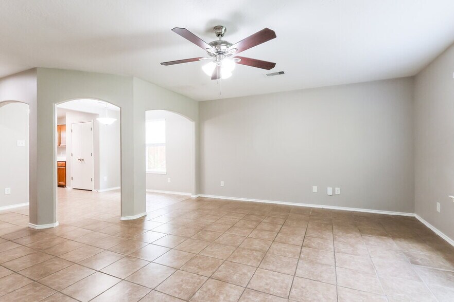 Building Photo - 10005 Sterling Pl Dr