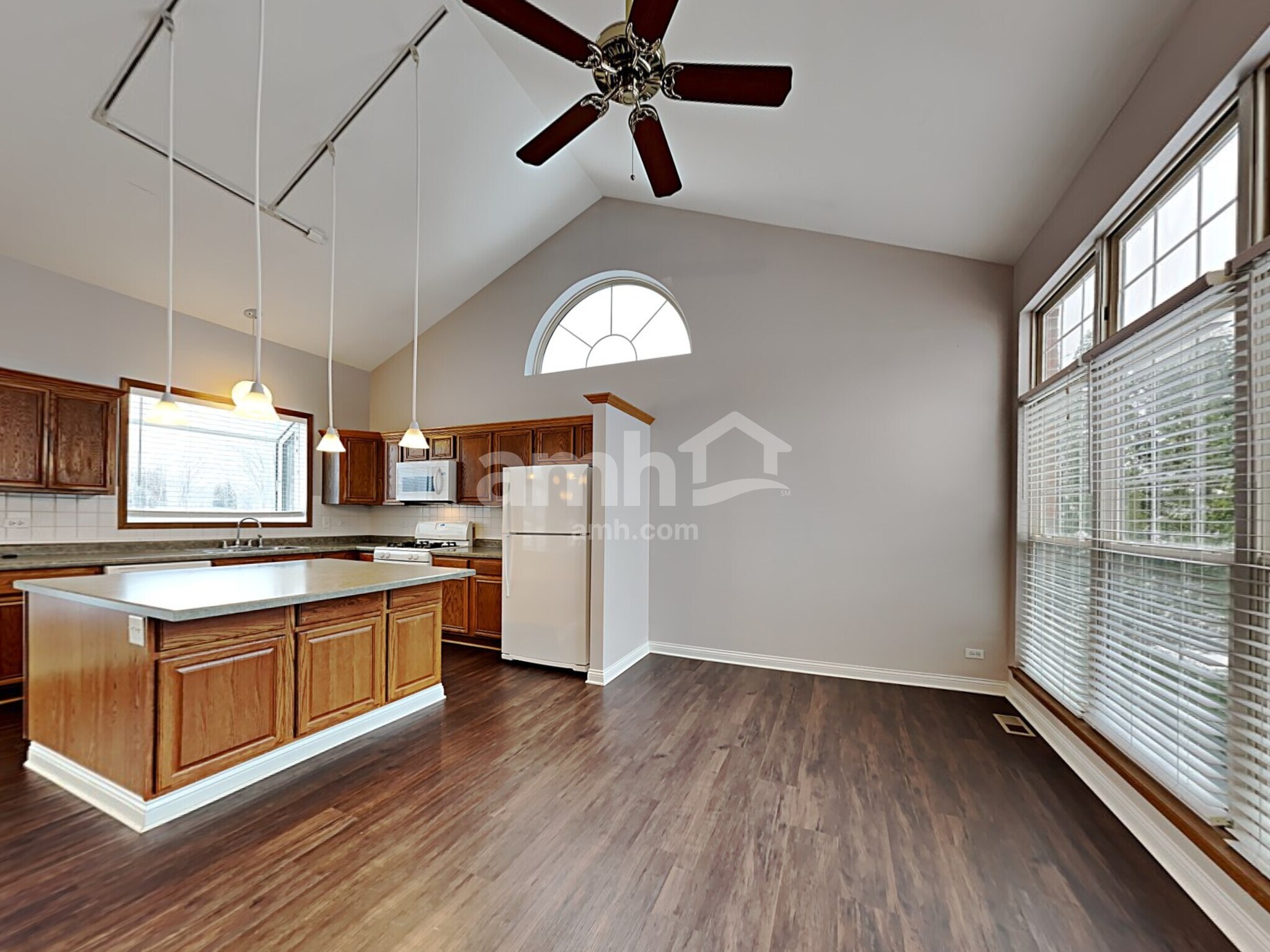 Building Photo - 571 Jenna Dr