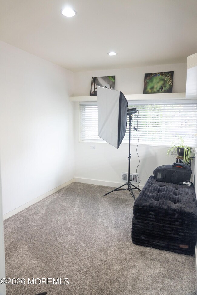 Building Photo - 480 Staffa St