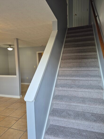 Building Photo - 79 Point Place Dr