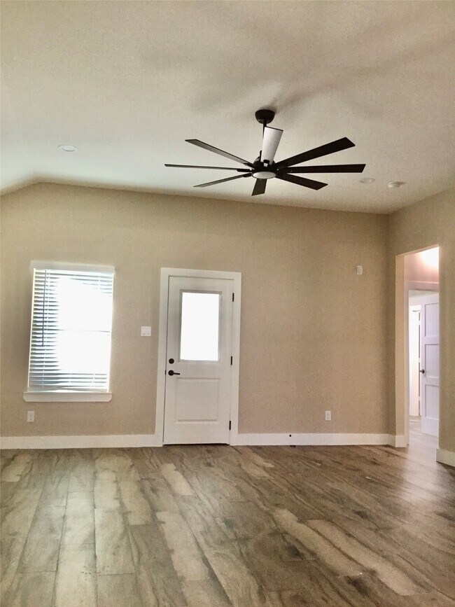 Building Photo - 2075 Briar Grove Dr