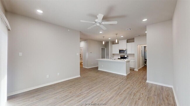 Building Photo - 1326 Prairie Dr