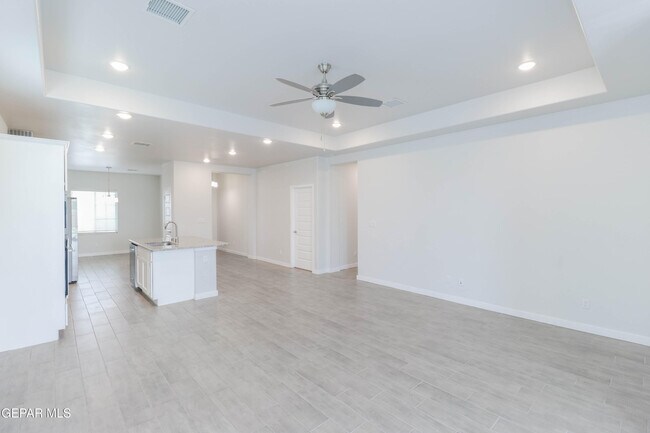 Building Photo - 12832 Haxby St