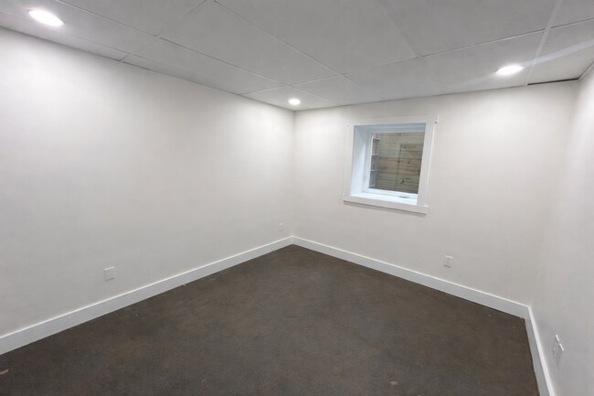 Building Photo - 3089 Pandapas Pond Rd