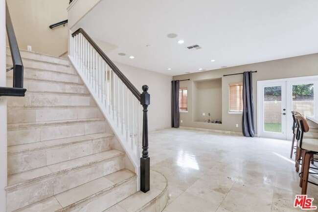 Building Photo - 5187 Knollwood Way