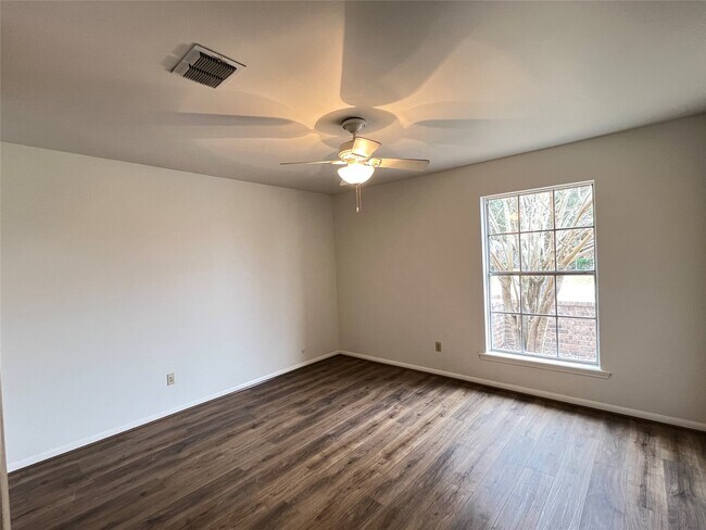 Building Photo - 2232 Ripple Creek Dr