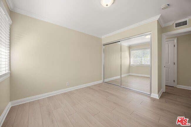 Building Photo - 525 S Cardiff St