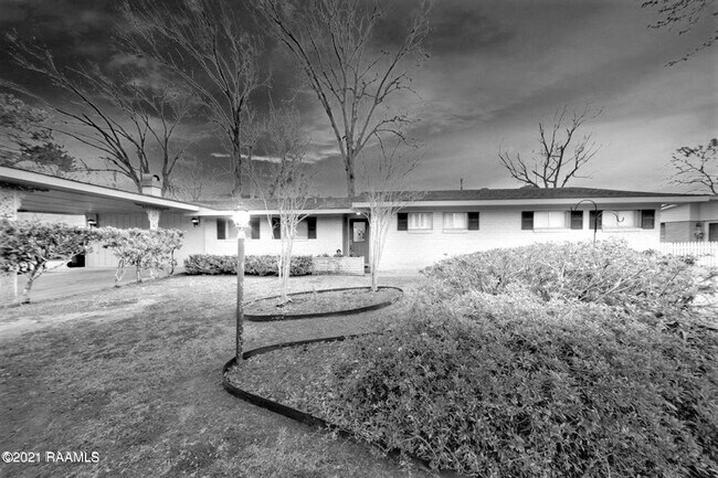 Building Photo - Lafayette Rental 4 bedroom