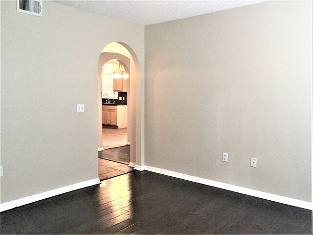 Building Photo - 1071 Royal Marquis Cir