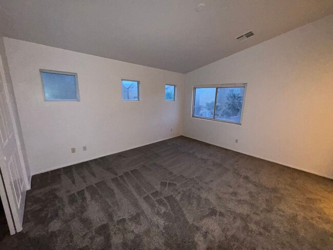 Building Photo - Fresh Paint/New Flooring all inside! Four ...