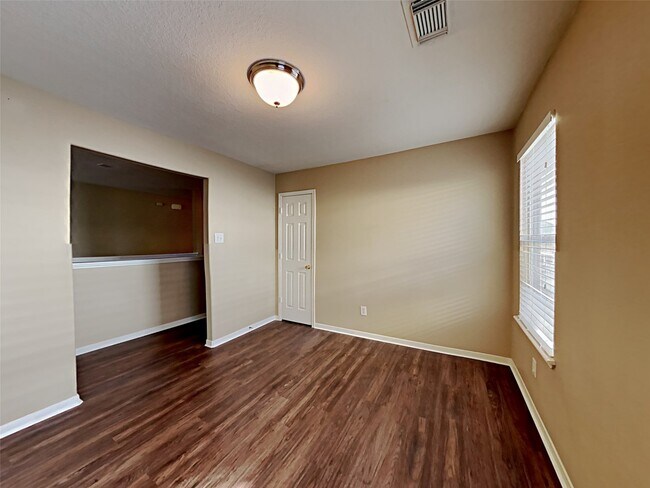 Building Photo - 4719 Blue Spruce Hill St