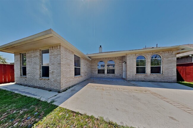 Building Photo - 20743 Oakhurst Park Dr
