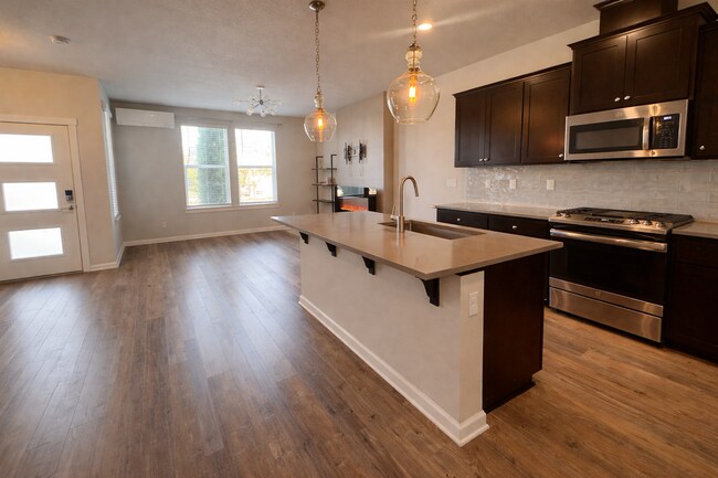Building Photo - Beautiful 3BD Home in Hillsboro!!