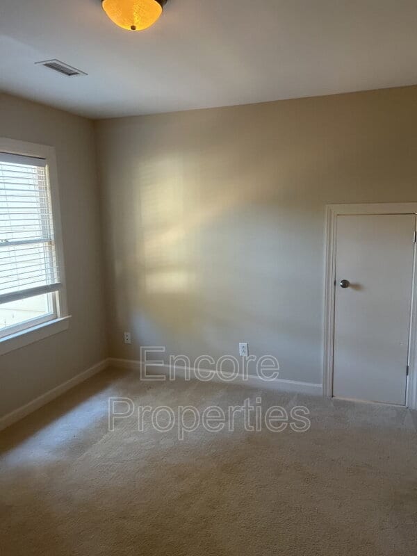 Building Photo - 106 Whispering Pines Ct