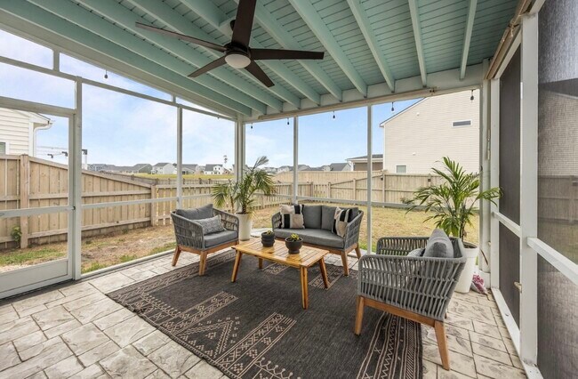 Building Photo - 401 Carrara Dr