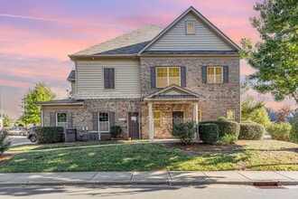 Building Photo - 15125 Jade St