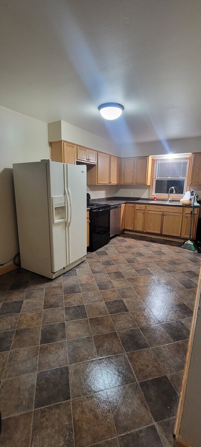 Building Photo - 3374 Stein Blvd