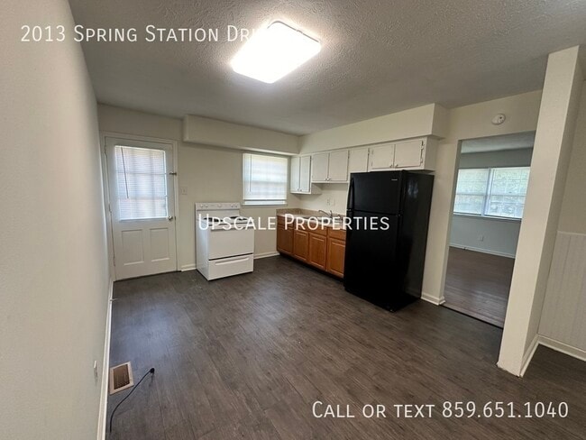 Building Photo - 2013 Spring Station Dr