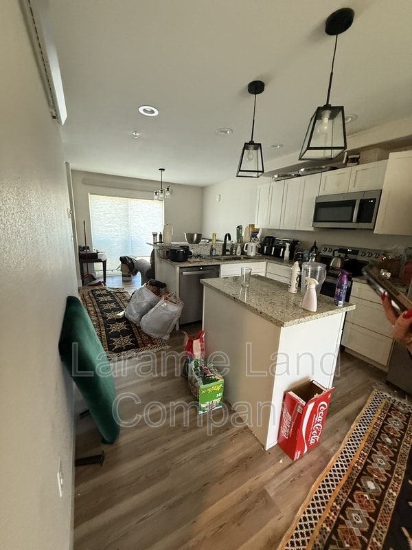 Building Photo - 1736 Sanders Dr