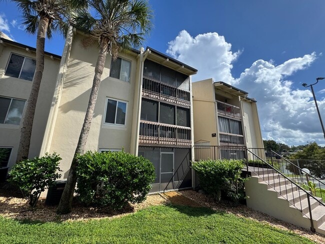 Primary Photo - Altamonte Springs 1/1 Condo ~ Lakefront Community ~ Great Amenities!!