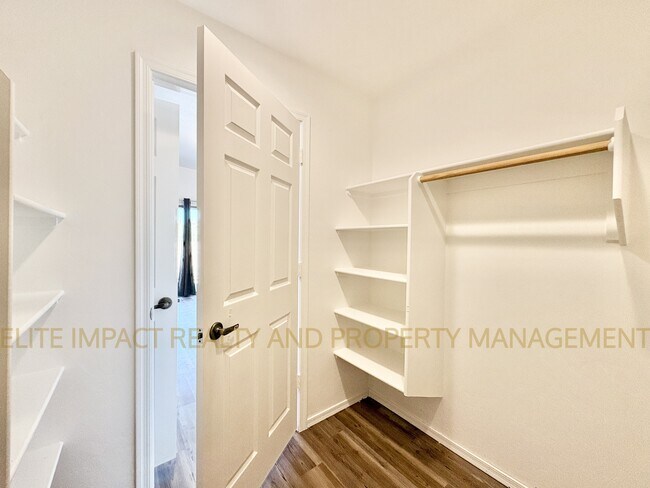 Building Photo - 4995 S Terrain Dr