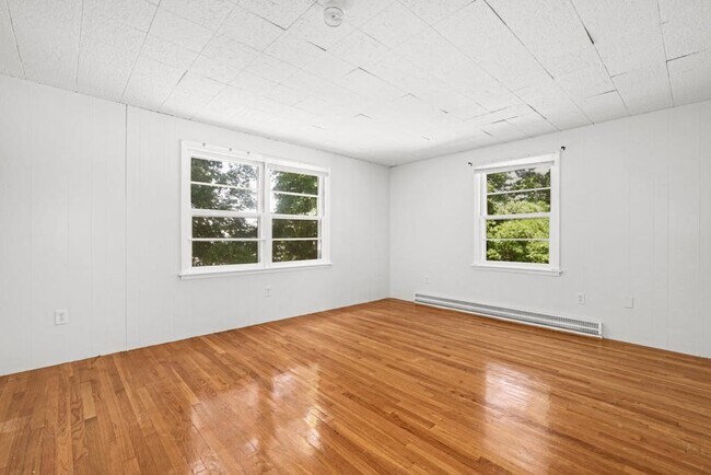 Building Photo - 22 SW Cutoff