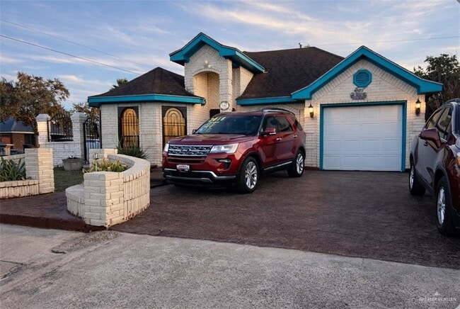 Building Photo - 8 Lucille Ave