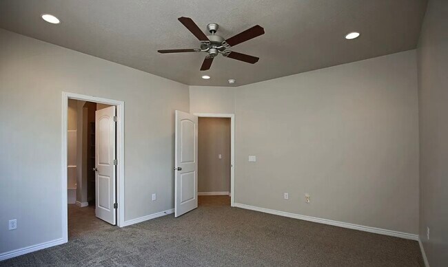 Building Photo - 1456 Clinton Way