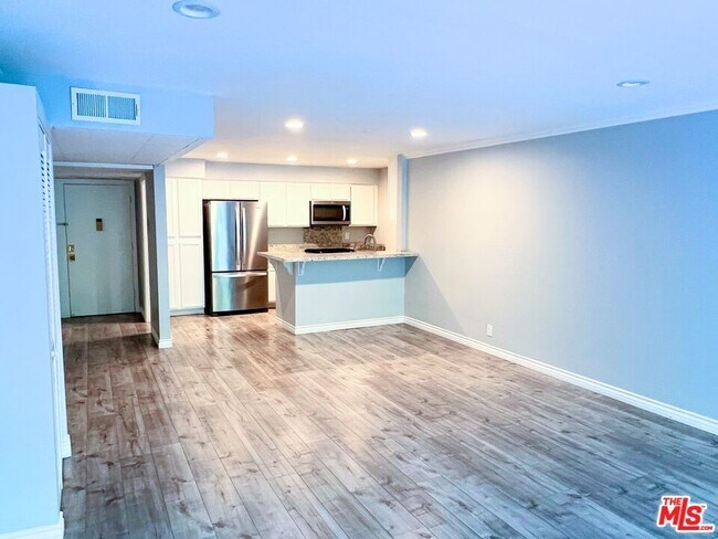 Building Photo - 4520 Natick Ave