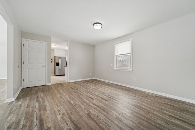 Building Photo - 3 bed 1 Bath Single family home in Valley Township