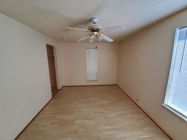 Building Photo - 3 Bed, 1.75 bath Home in Port Orchard