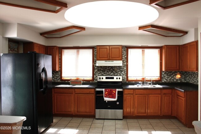 Building Photo - 58 W Greystone Rd